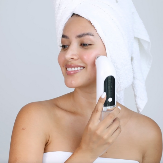 HydroPure™ - Aspirateur Points Noirs & Hydrodermabrasion Professionnel